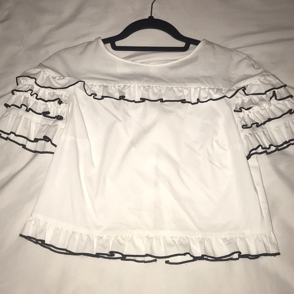 Zara Tops - Zara white ruffle top